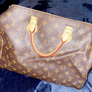 Authentic Louie Vuitton Speedy 35